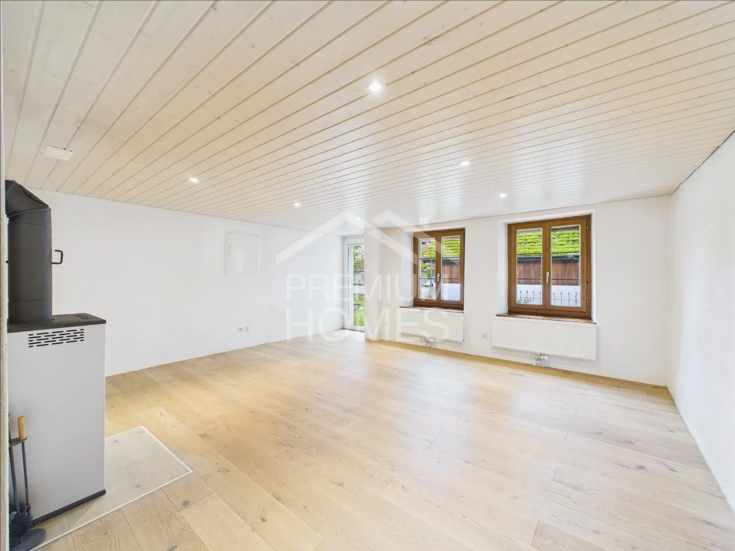 Licht, Raum und Ruhe - Zweifamilienhaus mit Potenzial - Foto 3 von 13