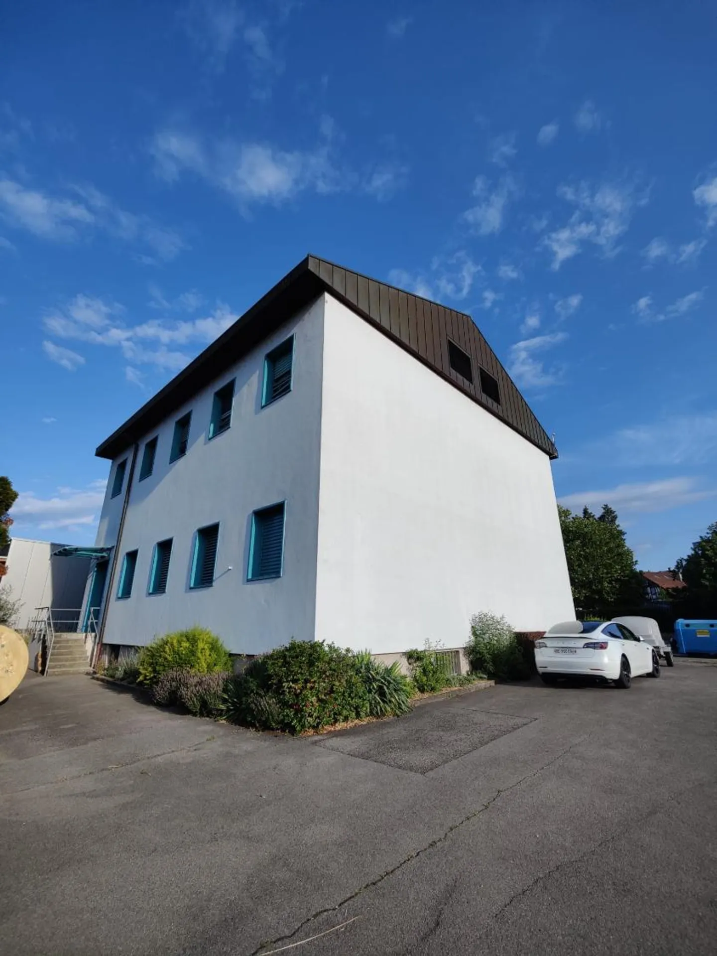 Commercial Space Central in Brügg BE - Photo 1 of 2