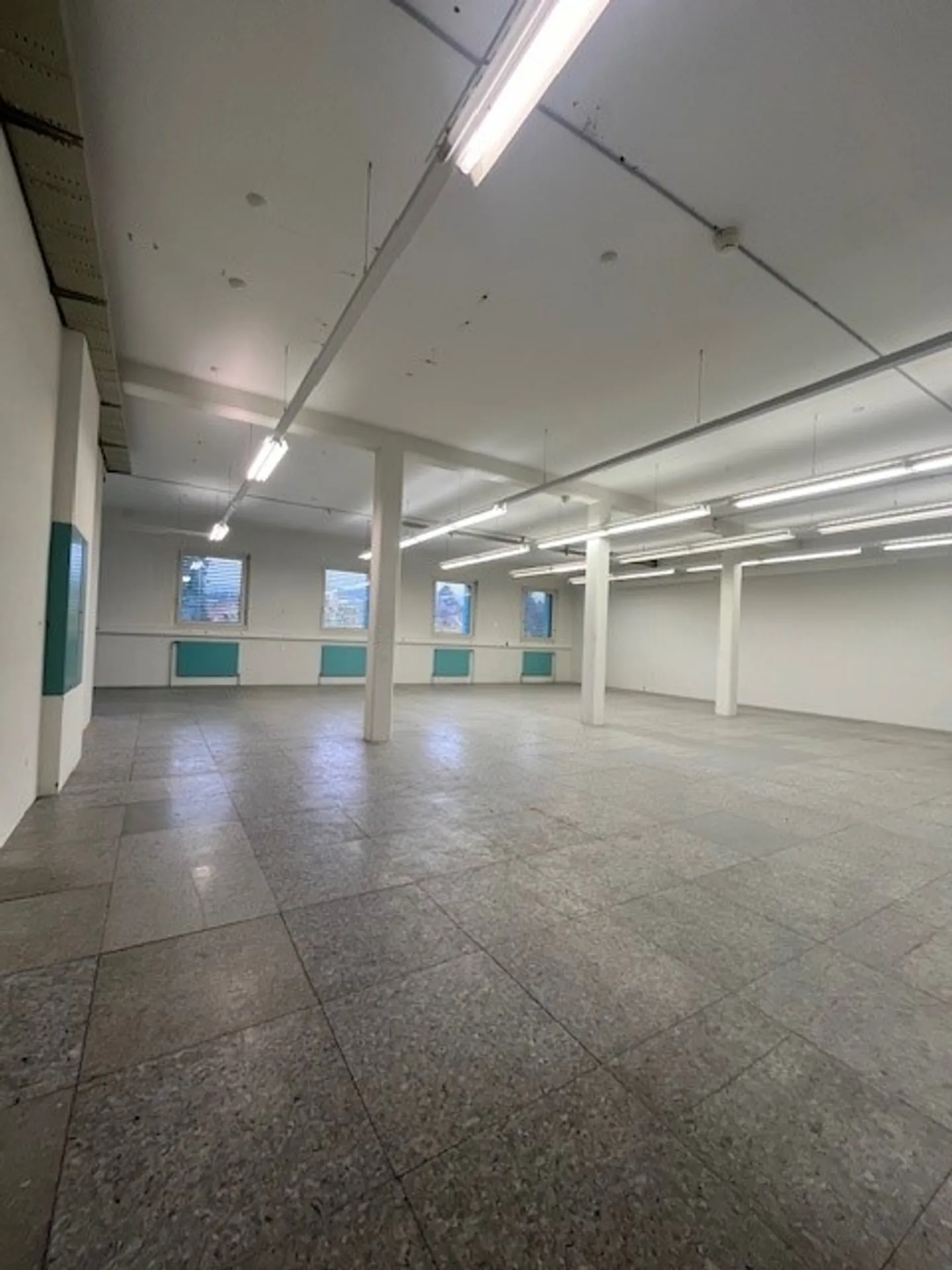 Commercial Space Central in Brügg BE - Photo 2 of 2