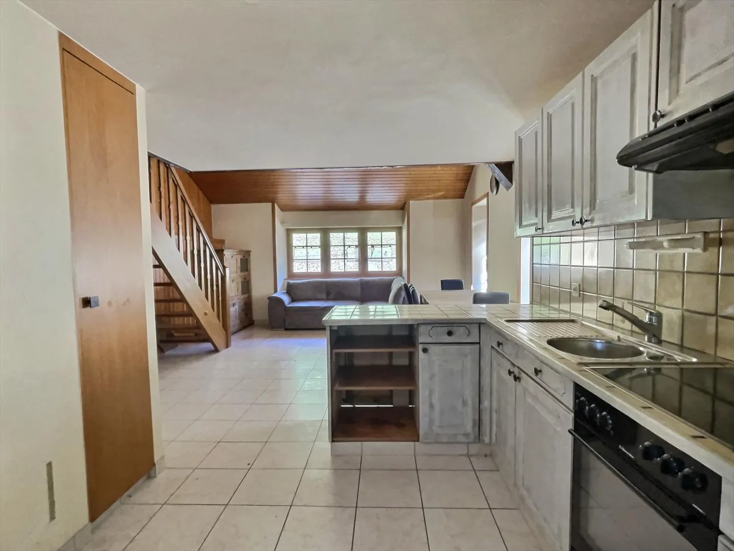 8-room House - Photo 4 of 13