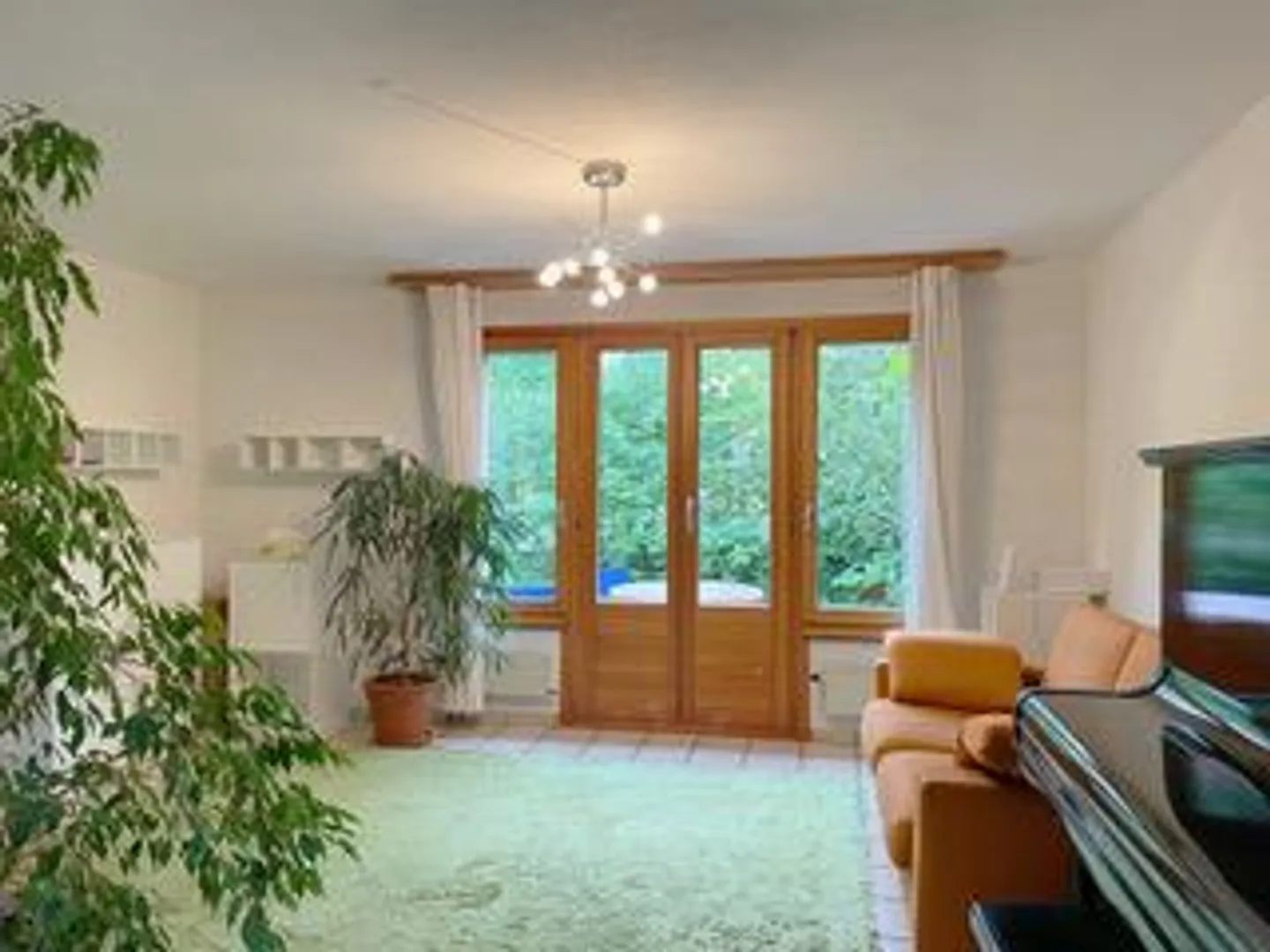 Casa unifamiliare (5.5 stanze) in un vivace insediamento familiare - Foto 3 di 10