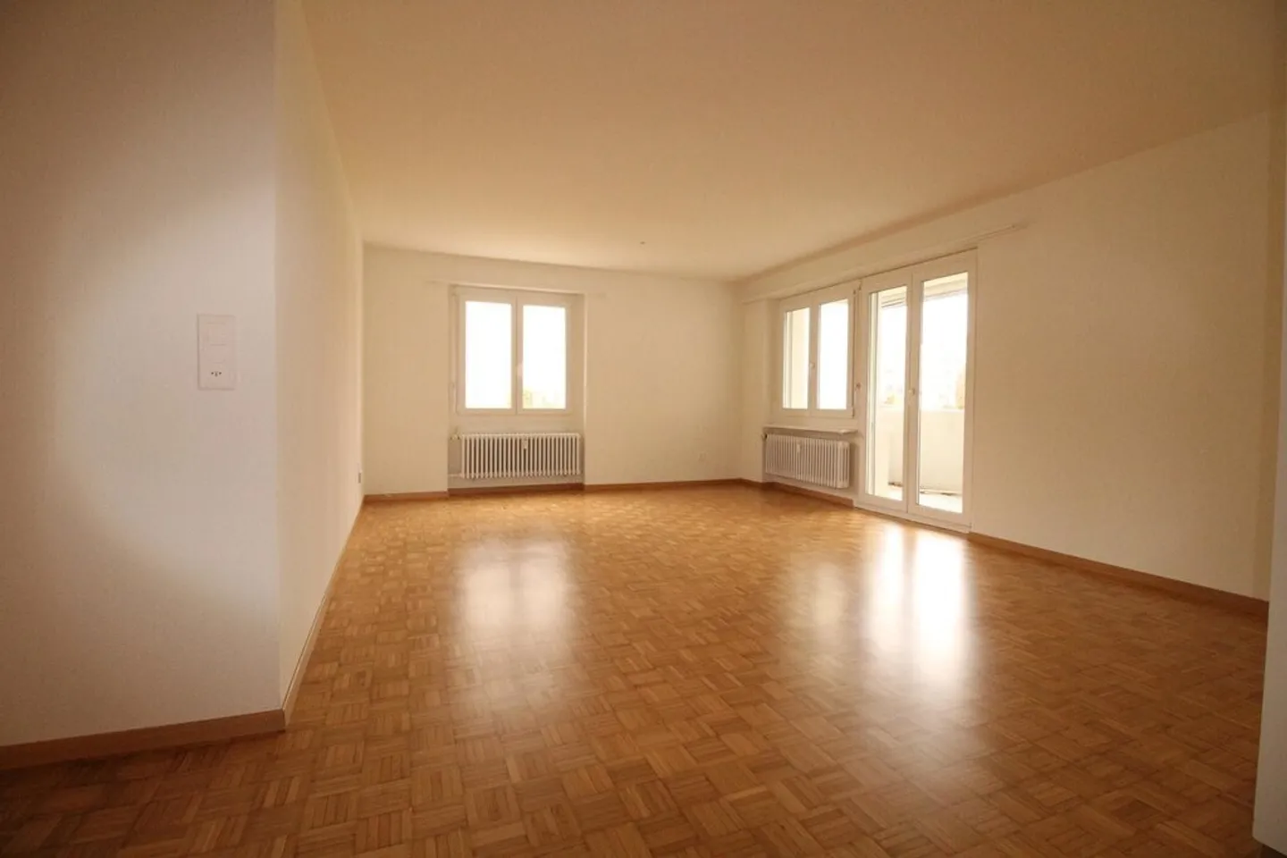 Apartment seeks family! 1st month FREE! - Photo 2 of 9