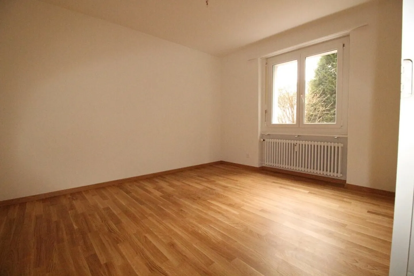 Apartment seeks family! 1st month FREE! - Photo 3 of 9