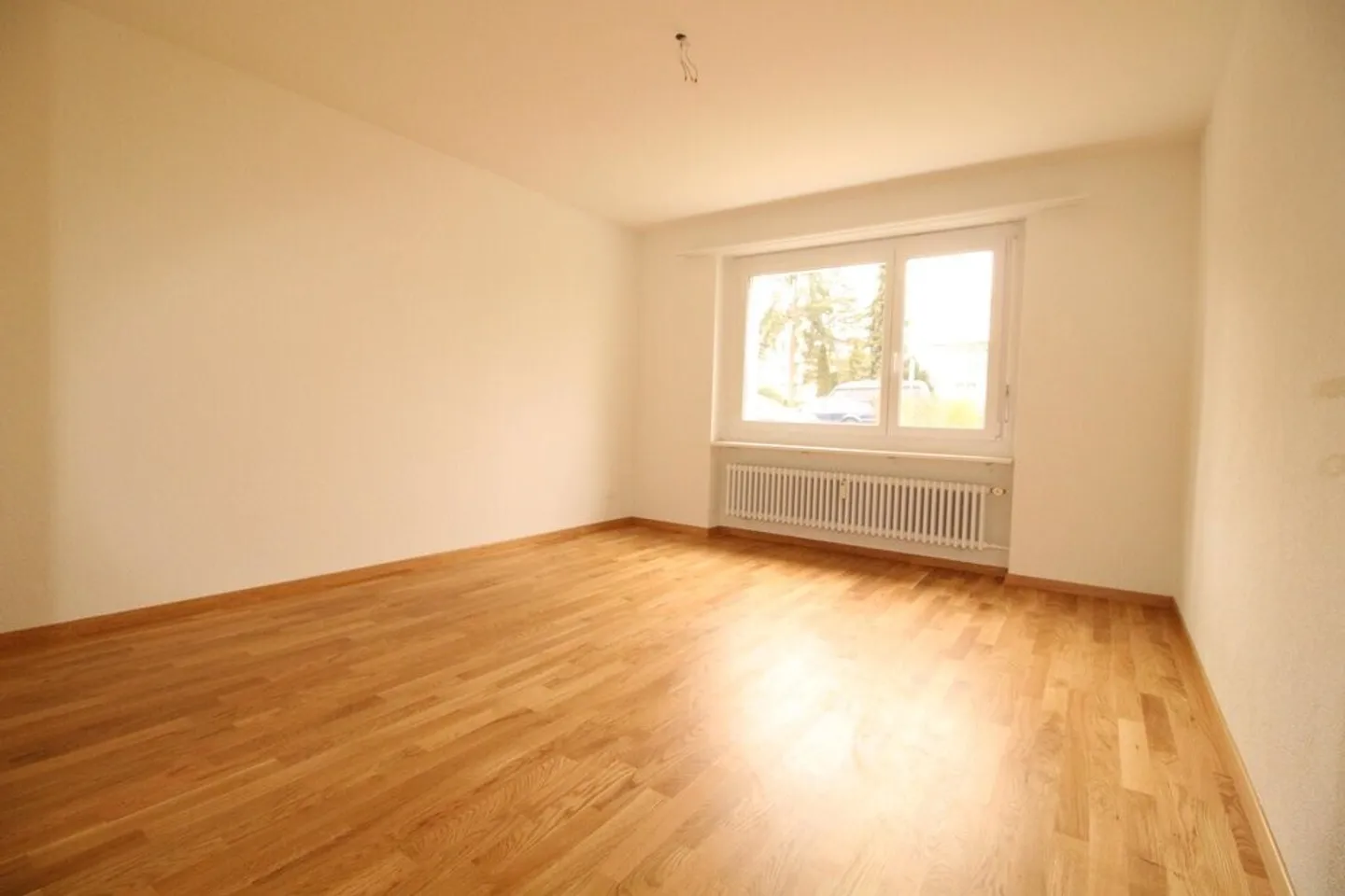 Apartment seeks family! 1st month FREE! - Photo 4 of 9