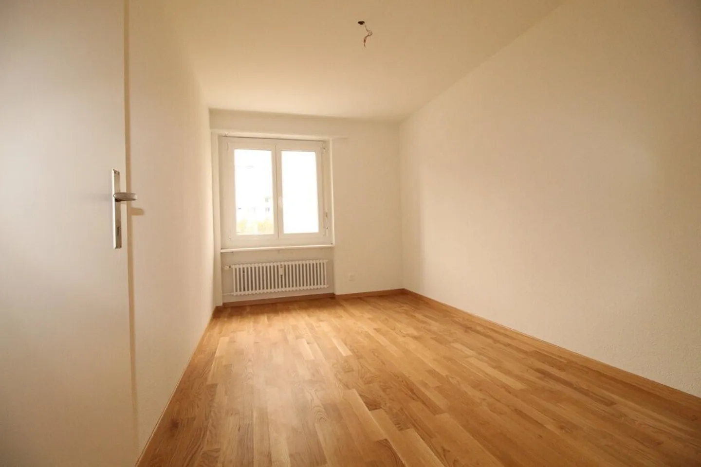 Apartment seeks family! 1st month FREE! - Photo 5 of 9