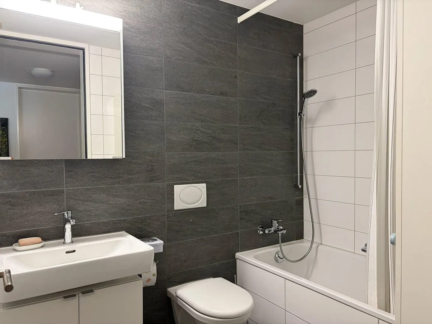 Appartamento moderno di 4 stanze in un quartiere tranquillo al Kirschenacker - Foto 4 di 7