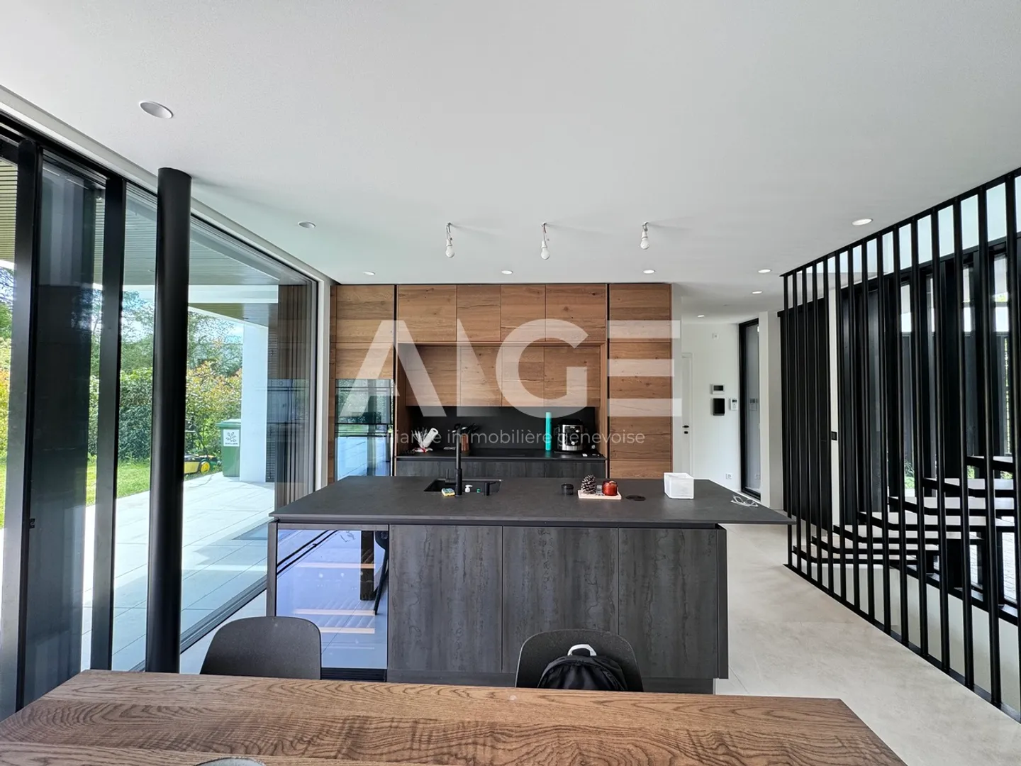 Magnifica villa contemporanea con piscina - Foto 4 di 5