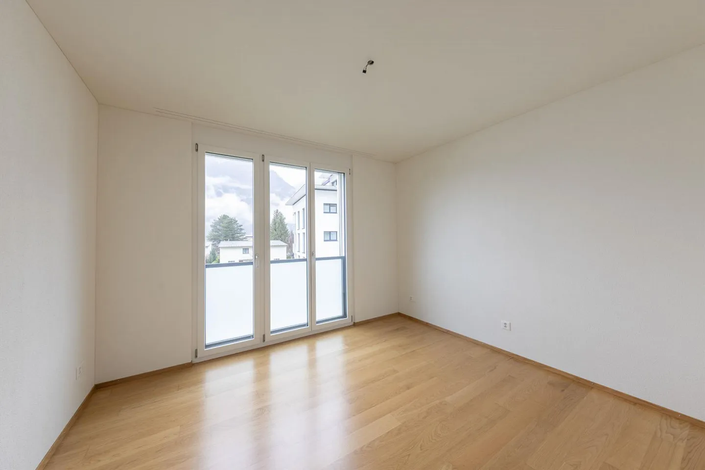 Appartamento di 3,5 stanze in affitto in posizione centrale - Foto 11 di 14