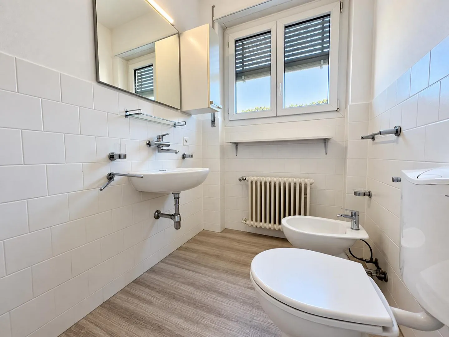 BIS ZU 3 MONATEN KOSTENLOS - Modernes 2,5-Zimmer-Apartment in Chiasso - Foto 5 von 8
