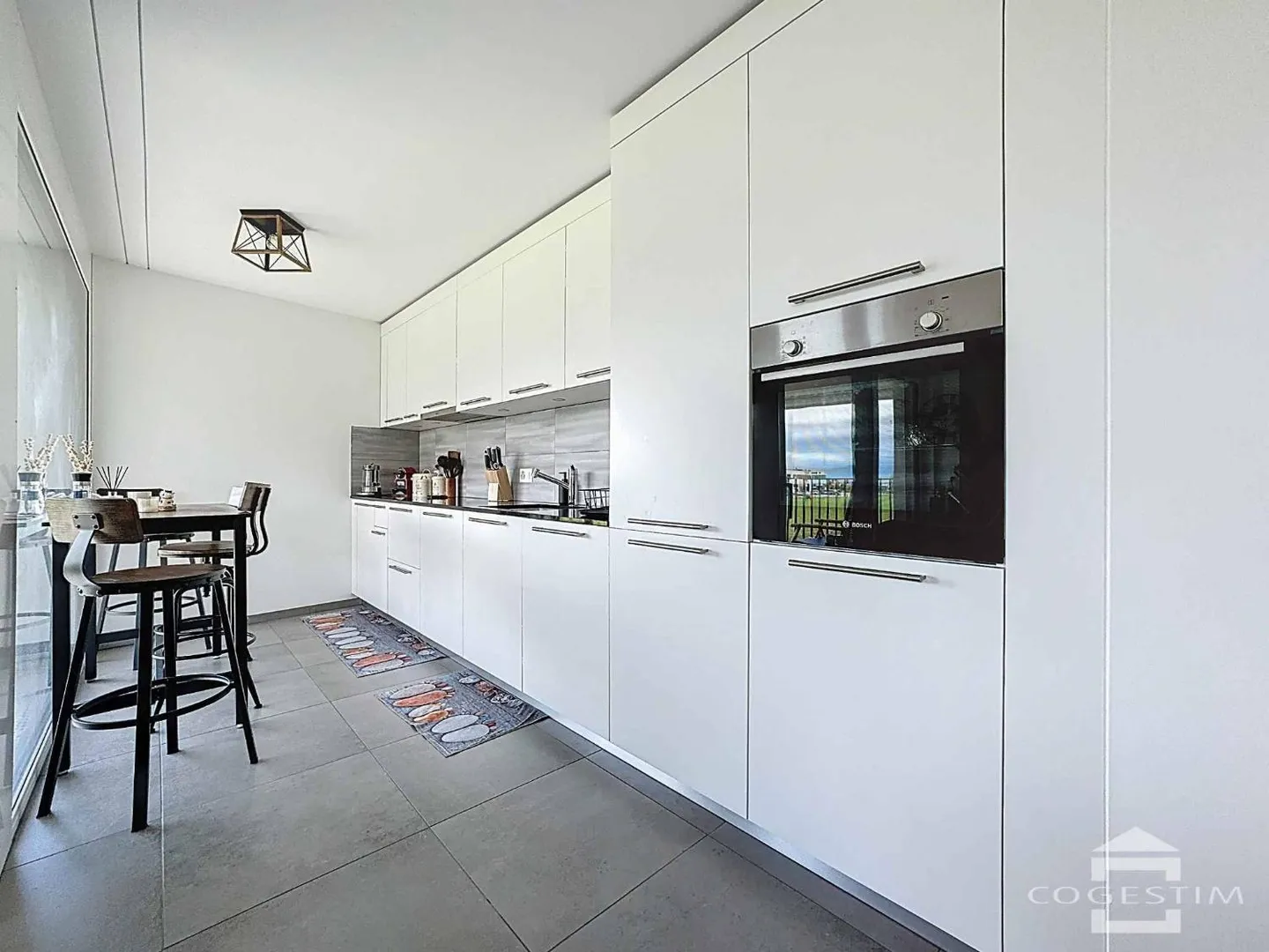 3.5 Room Apartment - Photo 2 of 9