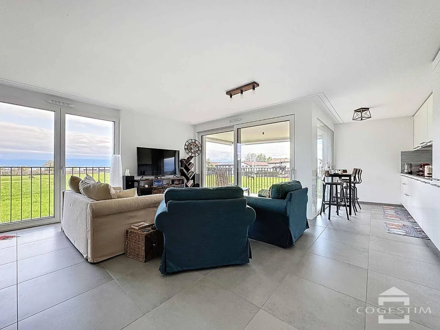 3.5 Room Apartment - Photo 3 of 9