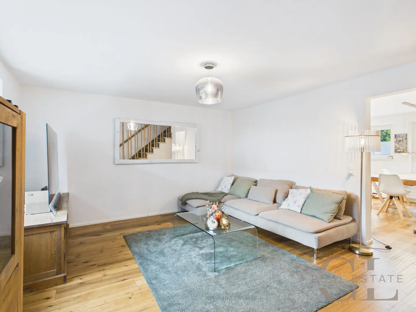 Stylish 4-room terraced house with garden in Oberwil - Photo 3 of 13