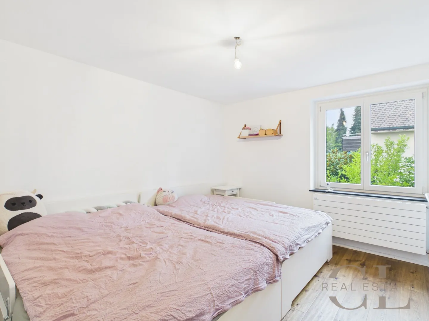 Stylish 4-room terraced house with garden in Oberwil - Photo 4 of 13