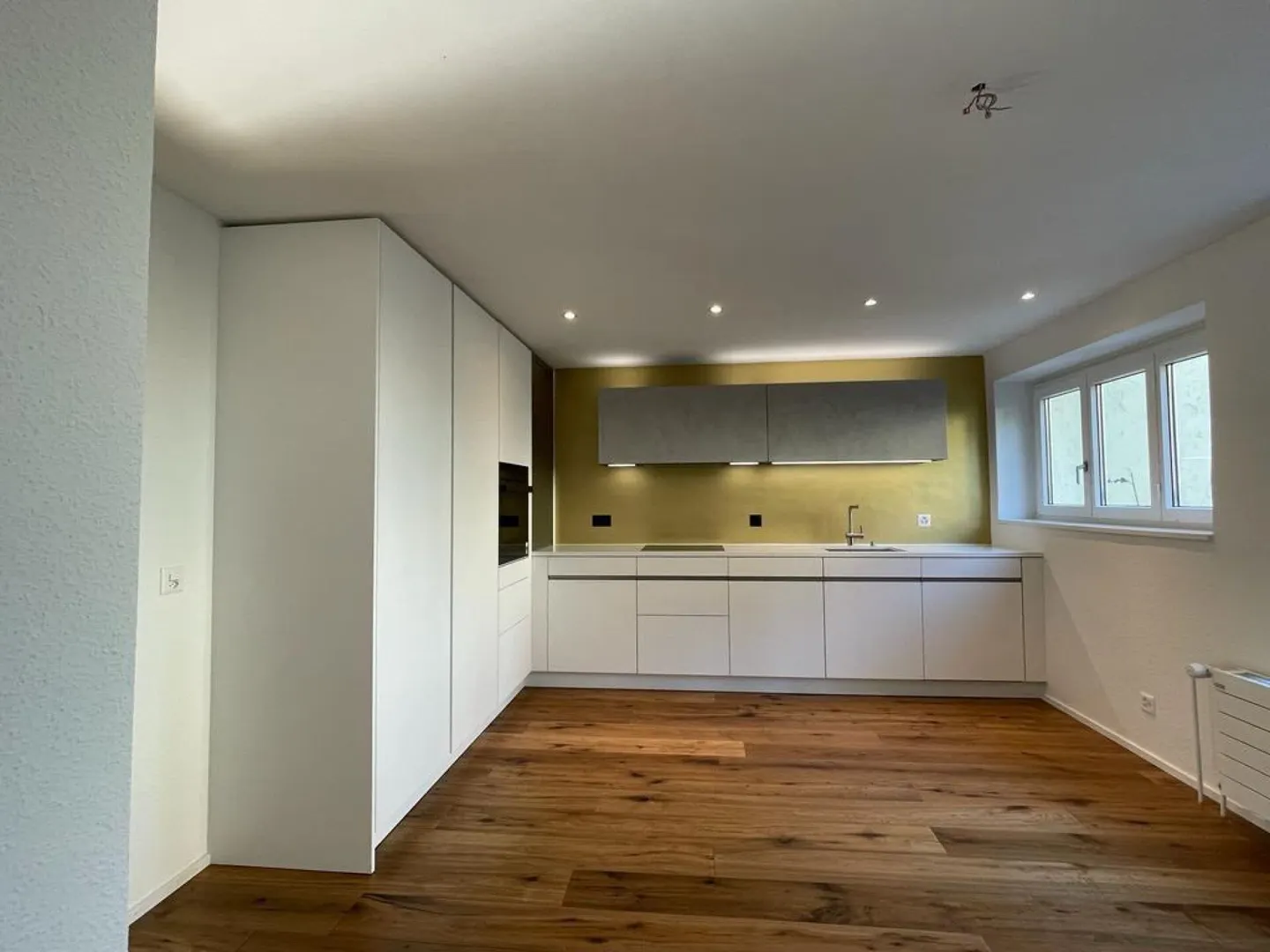 Stylish 4-room terraced house with garden in Oberwil - Photo 5 of 13