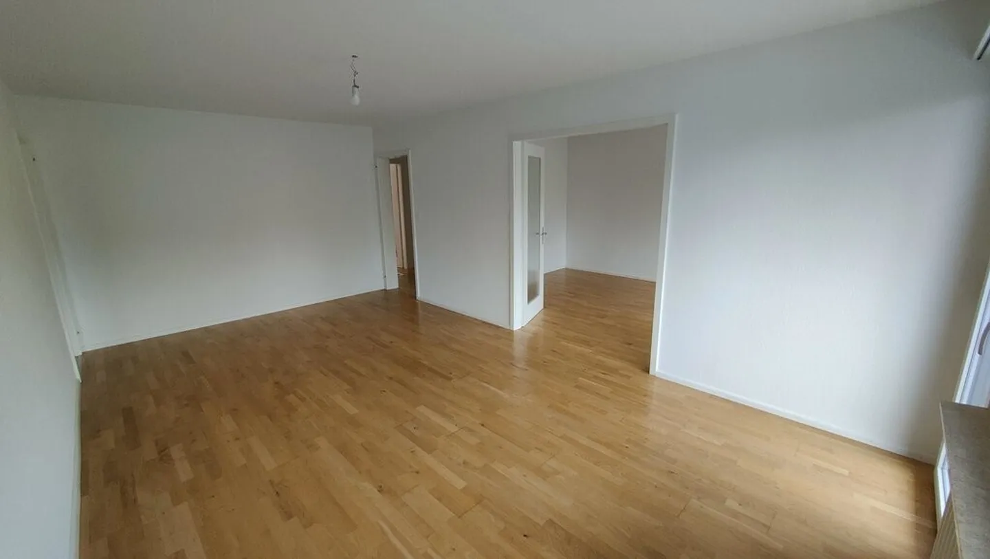 Wohnen im beliebten Oberwil - Foto 2 von 8