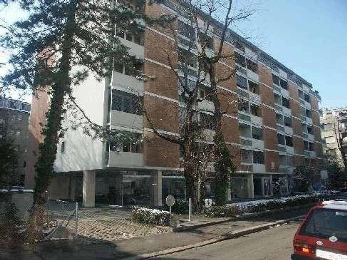 2-room apartment near the cantonal hospital / university - Photo 1 of 5