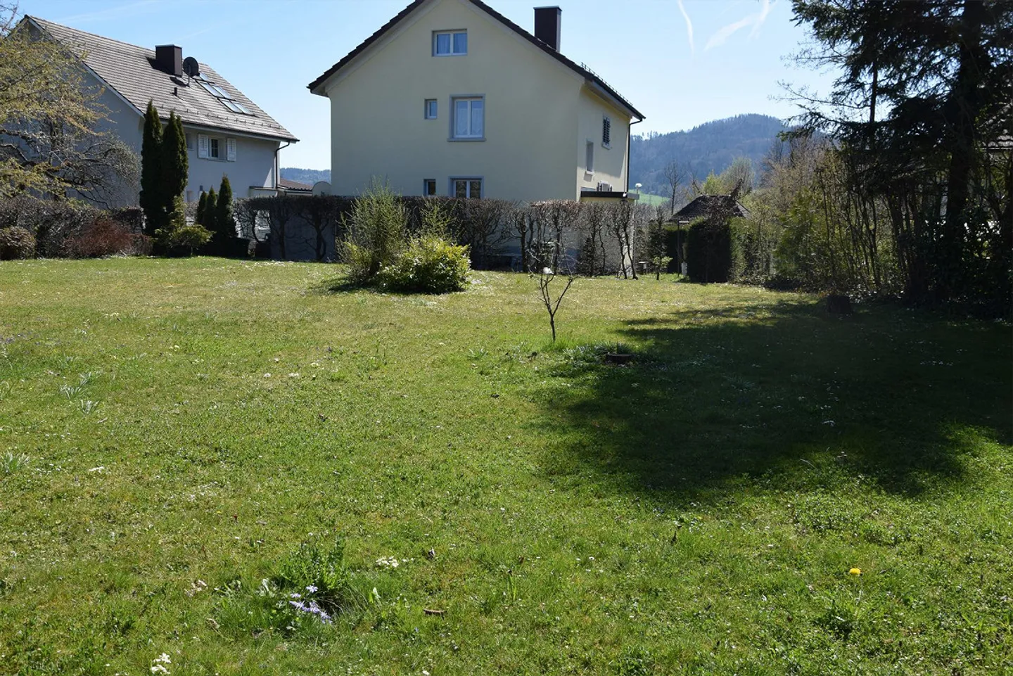 Single-family house with large land reserve - Photo 7 of 16