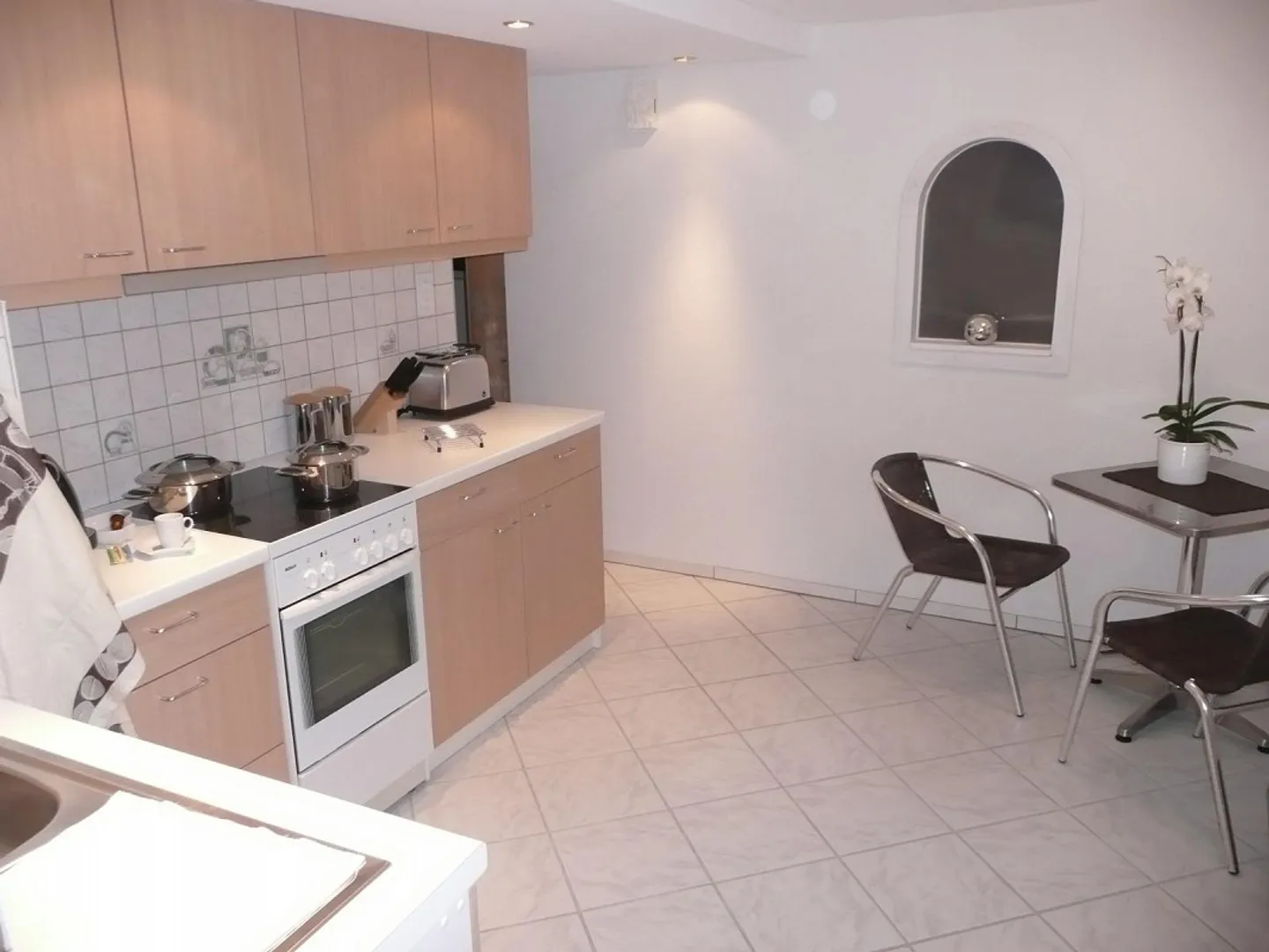 Appartement 3 pièces confortable situé au centre - Photo 3 sur 11