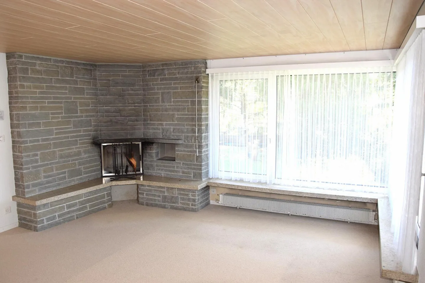 Single-family house with large land reserve - Photo 12 of 16