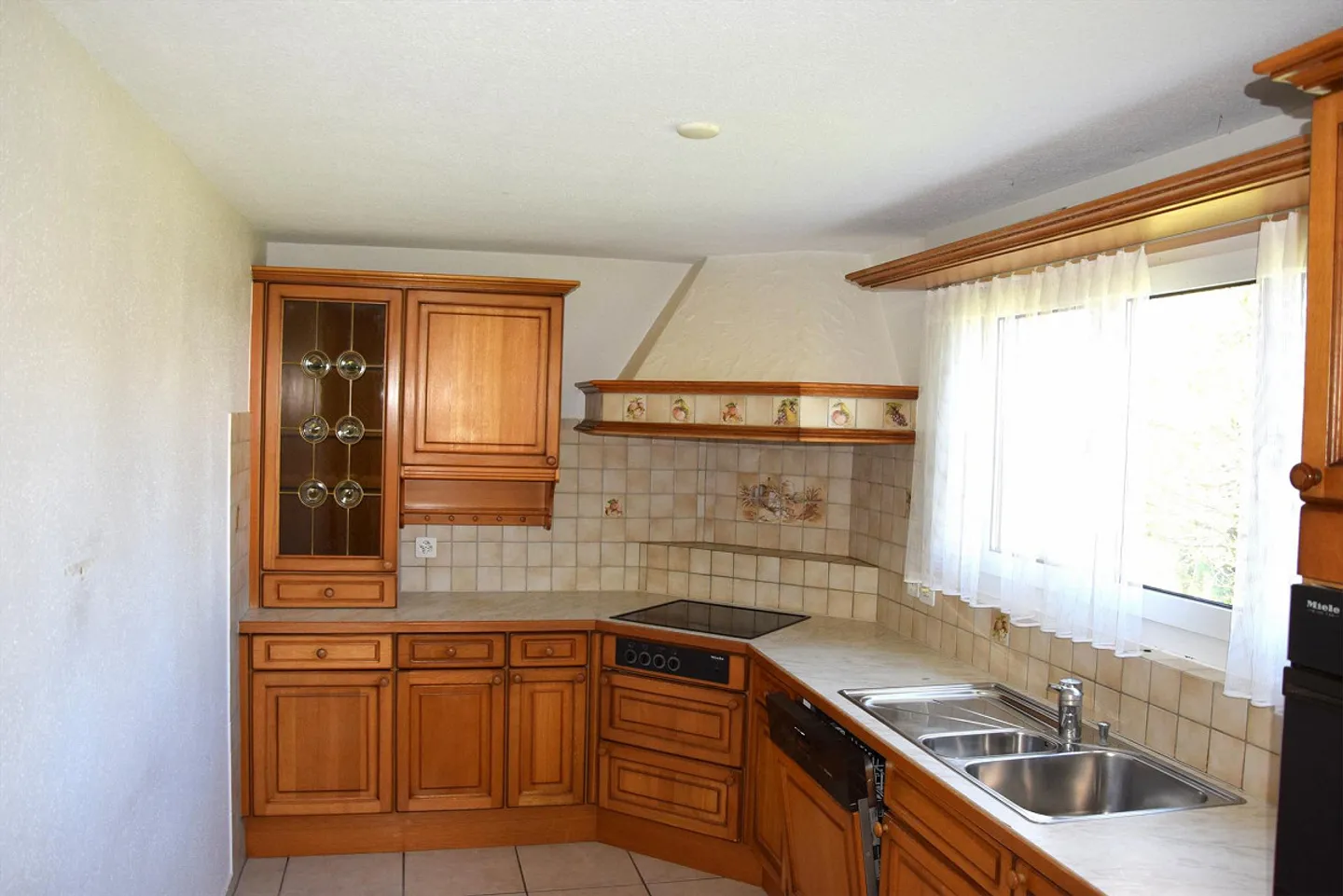 Single-family house with large land reserve - Photo 14 of 16