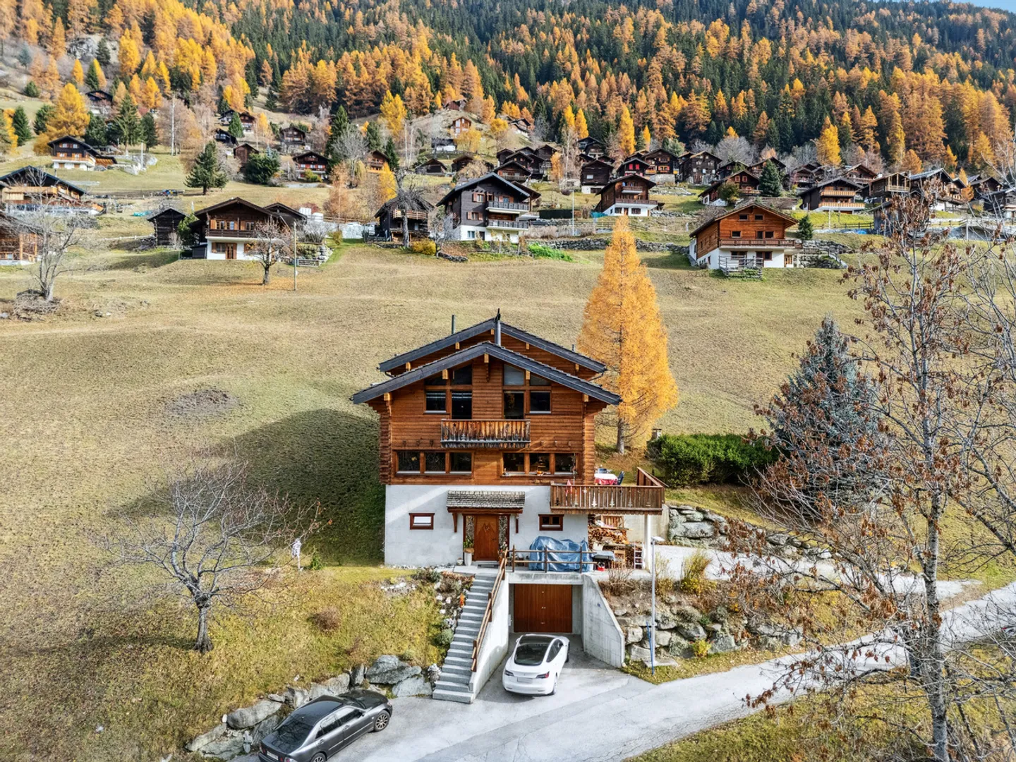 Rare property: chalet with no direct neighbors in the Val d'Anniviers - Photo 2 of 18