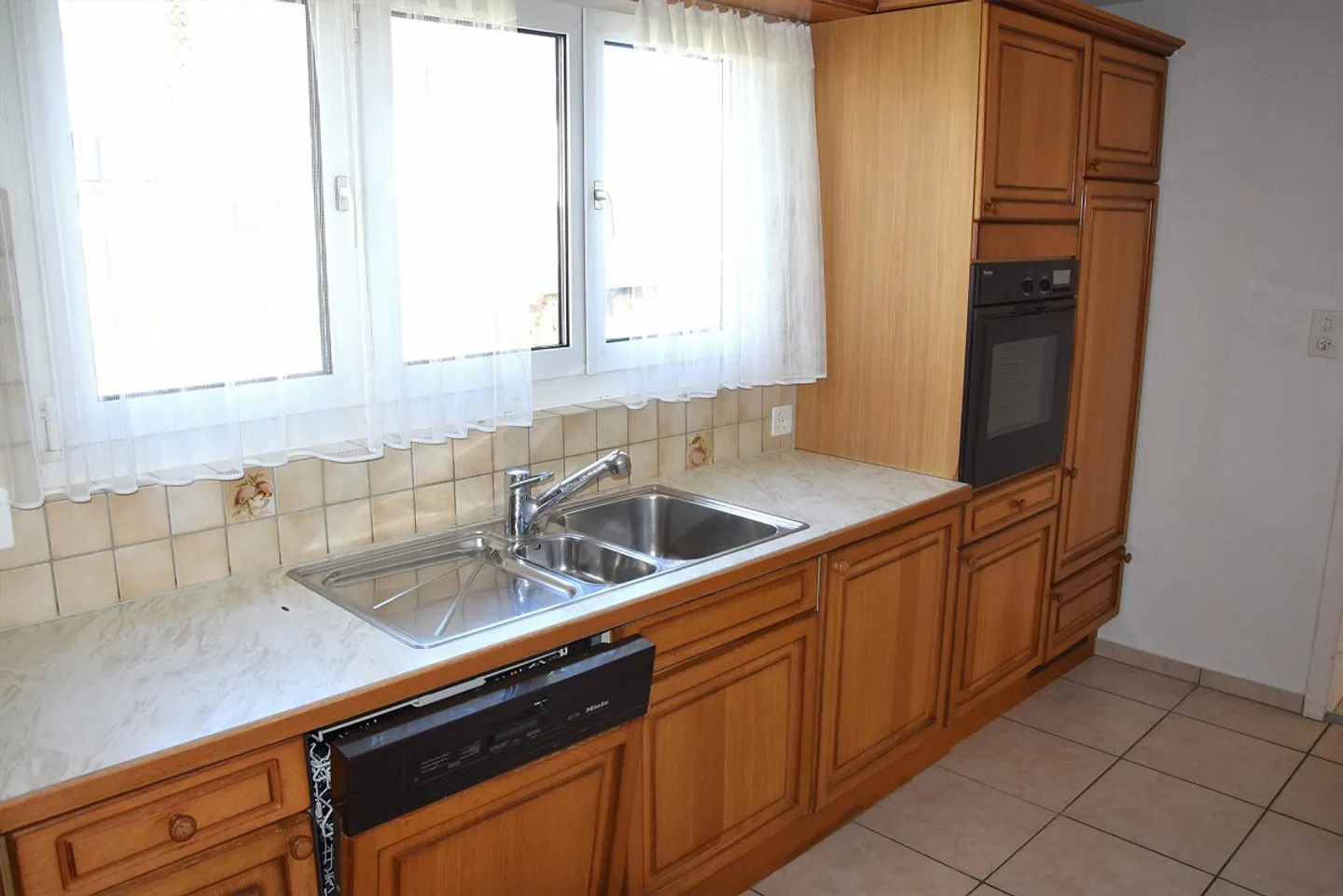 Single-family house with large land reserve - Photo 16 of 16