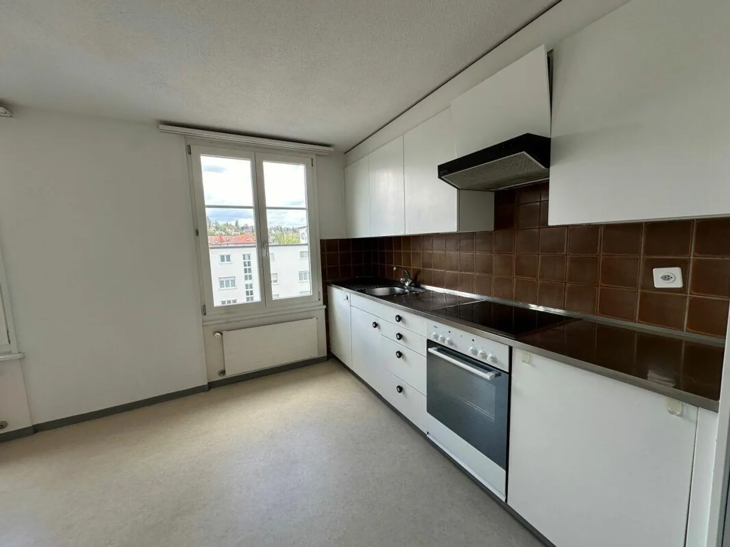 4.5 Room Old Building Apartment - Photo 6 of 10