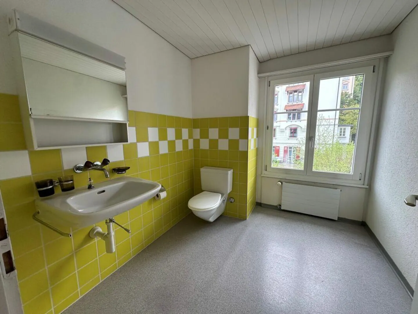 4.5 Room Old Building Apartment - Photo 7 of 10