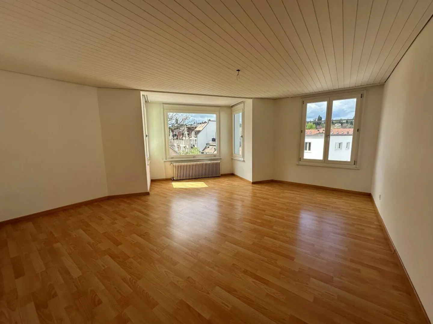 4.5 Room Old Building Apartment - Photo 2 of 10