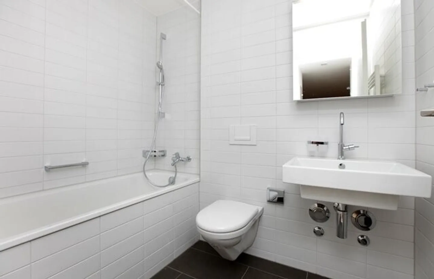 Central Living with Plenty of Green - Photo 4 of 5