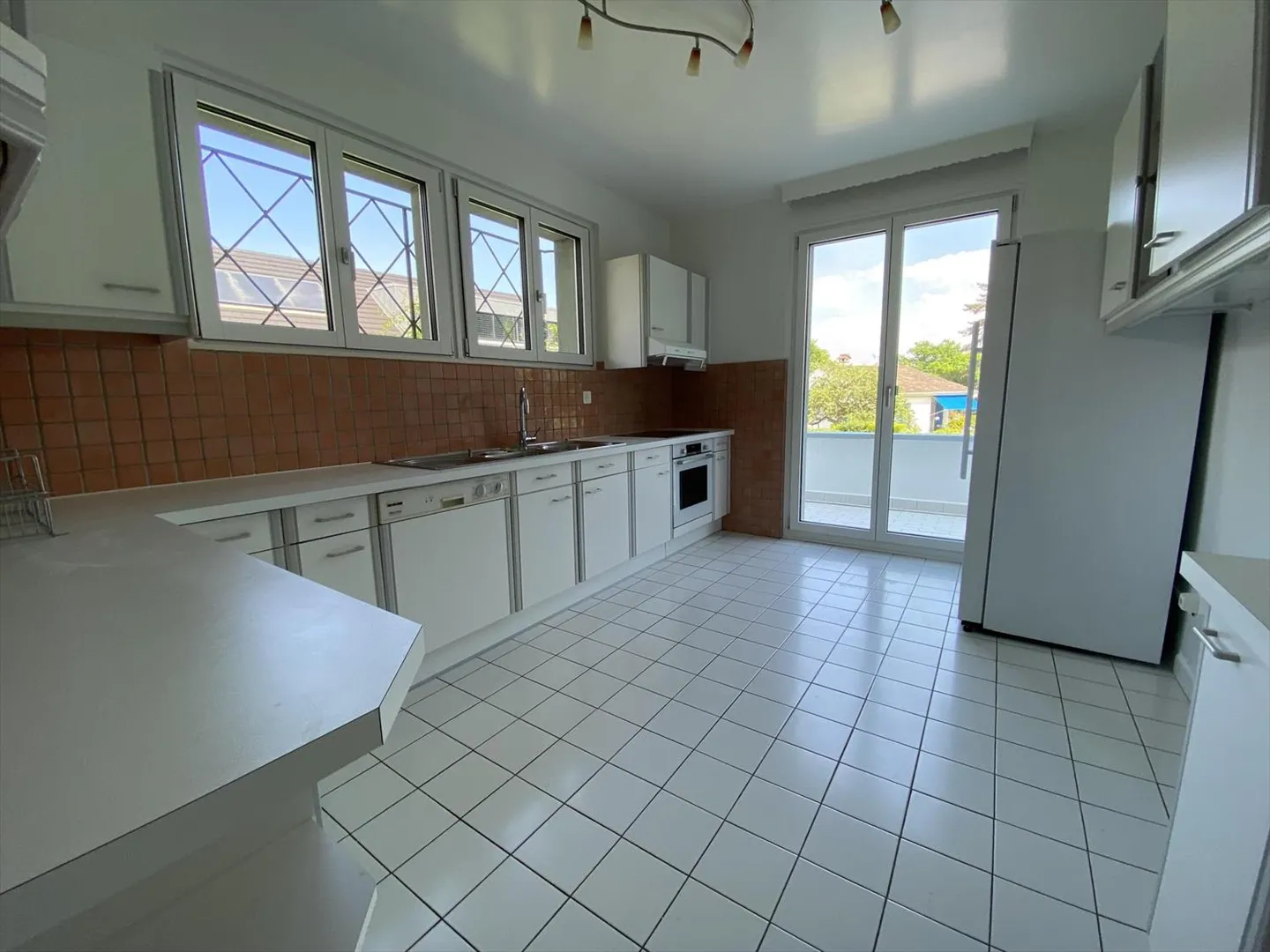 Individual Villa for Rent in Genthod - Photo 4 of 11
