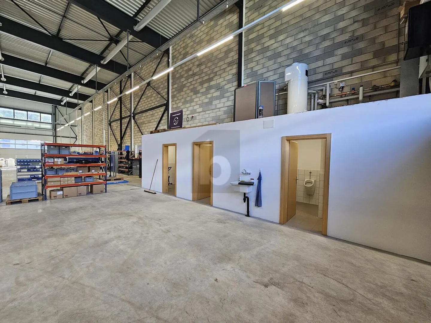 Immeuble mixte à louer - Photo 2 sur 6