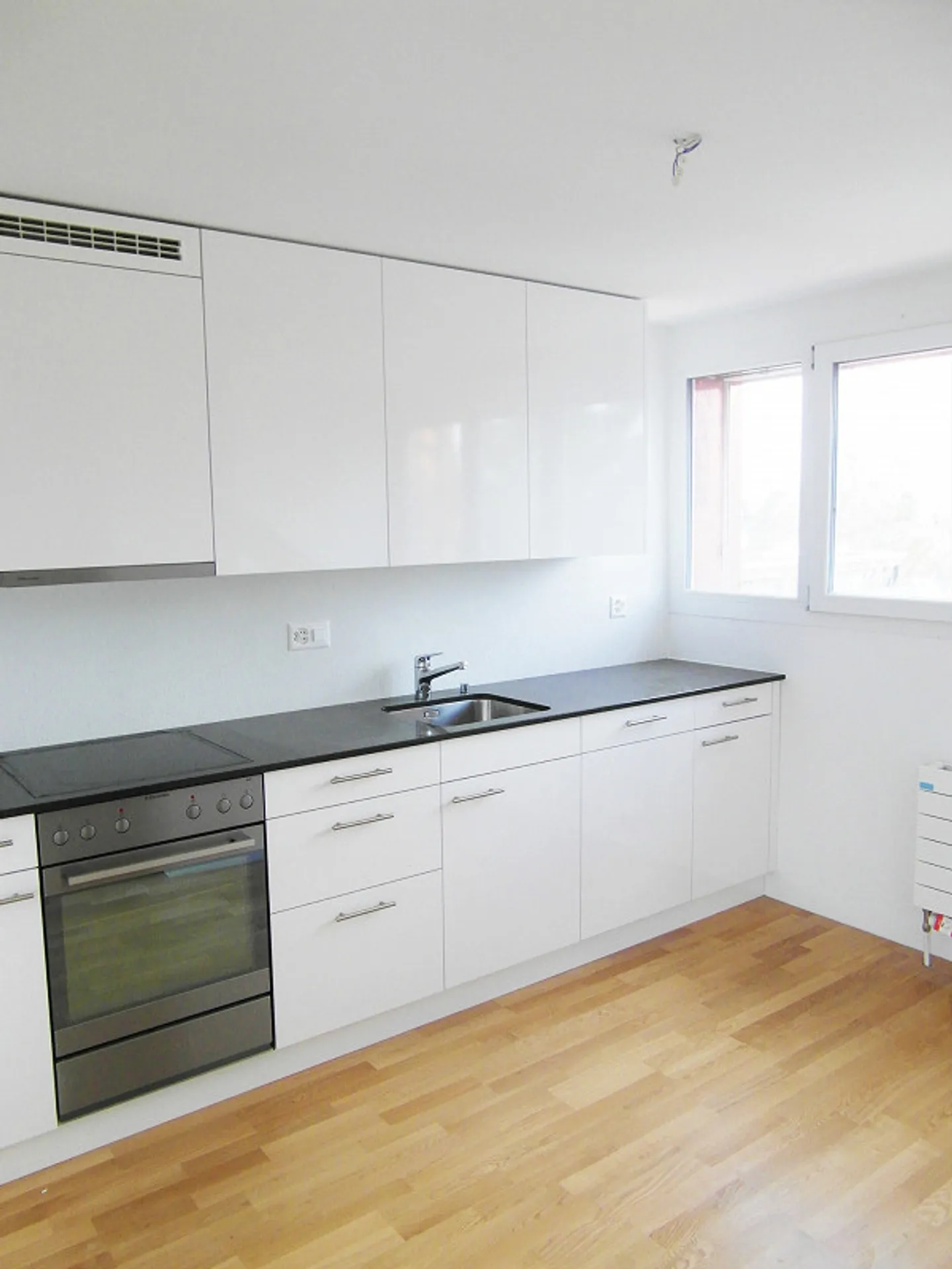 Elegante appartamento attico di 3,5 stanze con terrazza sul tetto - Foto 5 di 25