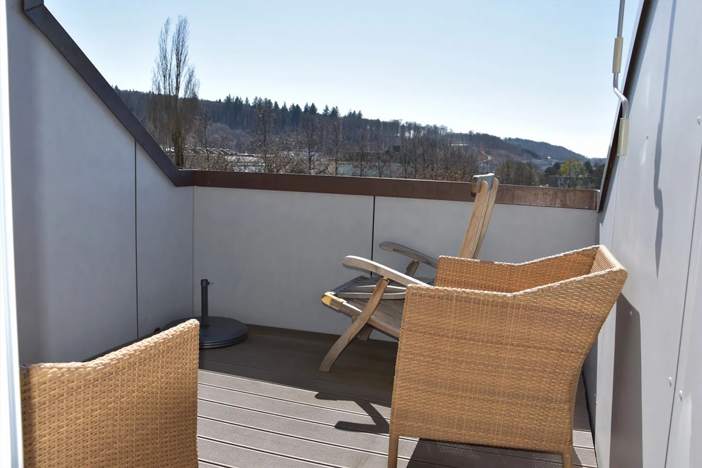 Elegante appartamento attico di 3,5 stanze con terrazza sul tetto - Foto 9 di 25