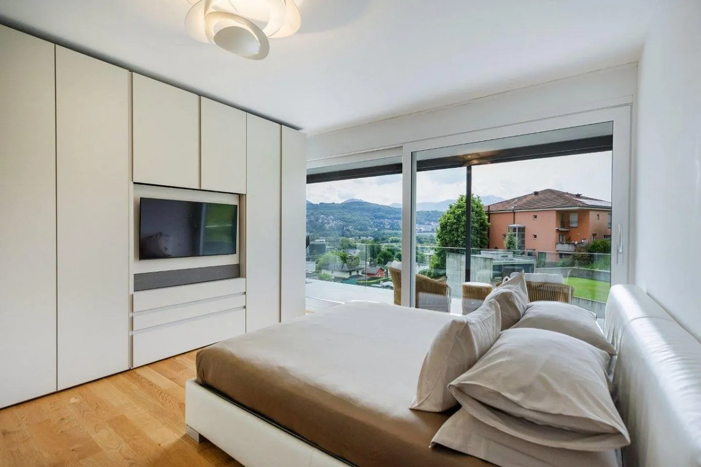 FOR SALE Manno Space, light and style: exclusive duplex of 5.5 rooms ... - Photo 12 of 13