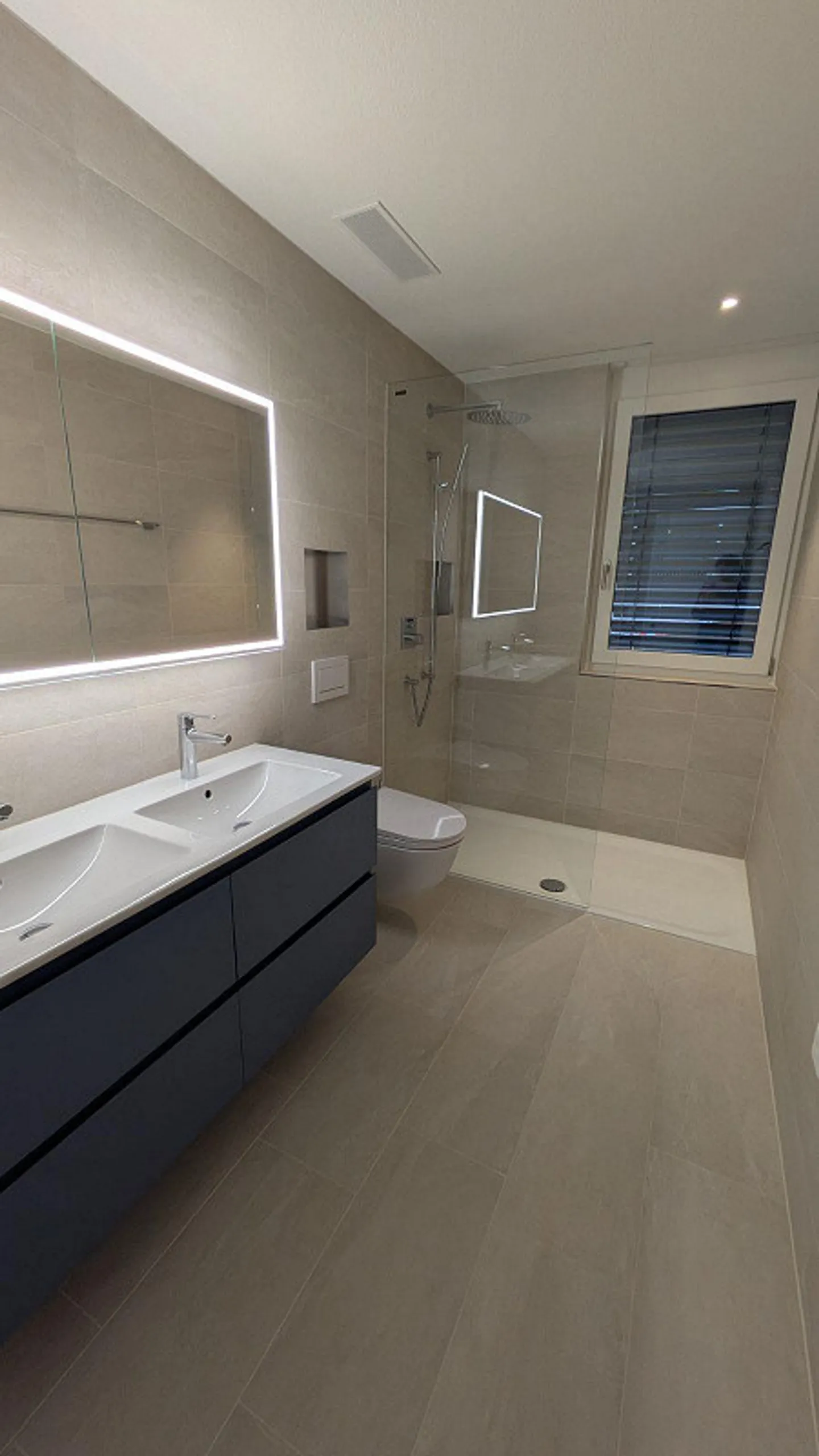 Appartamento nuovo, luminoso e centrale vicino alla stazione di Schwyz, prima occupazione - Foto 2 di 4