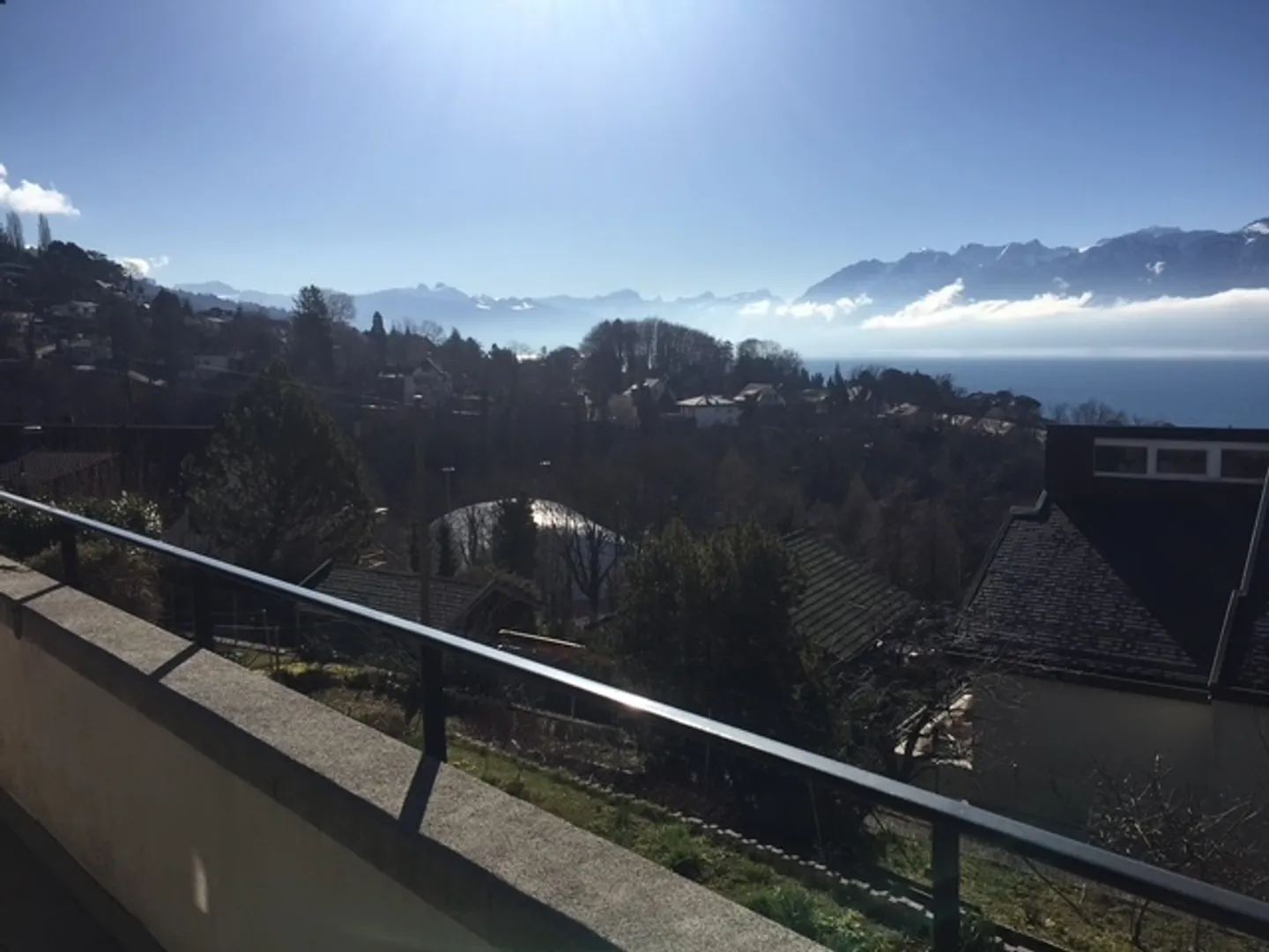 Villa à louer, avec appartement indépendant au sous-sol - Photo 6 sur 13
