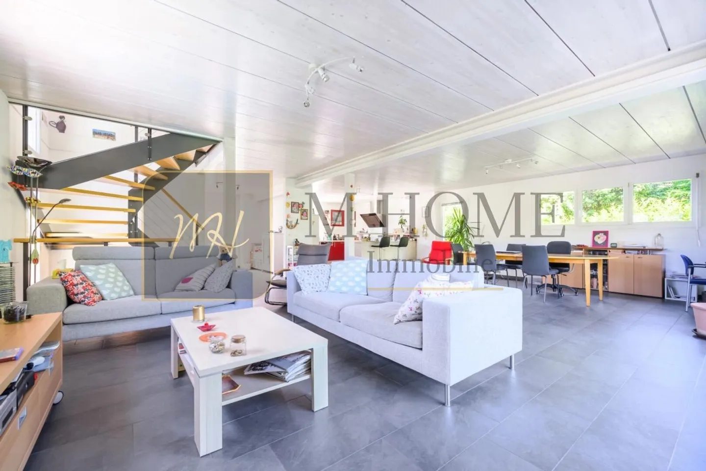 Exklusives Einfamilienhaus mit Pool - Foto 3 von 13