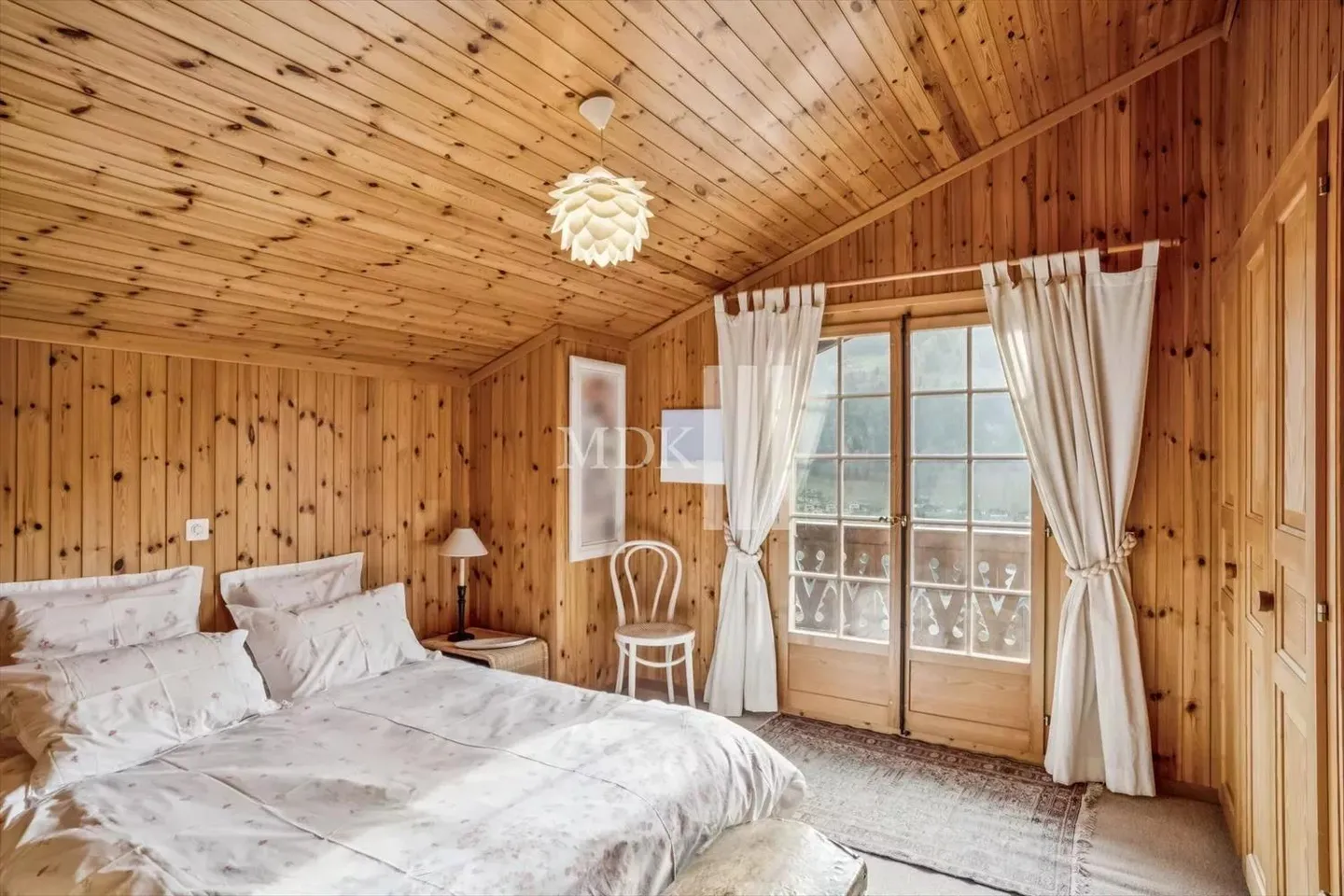 Chalet 5.5 rooms - Photo 7 of 13