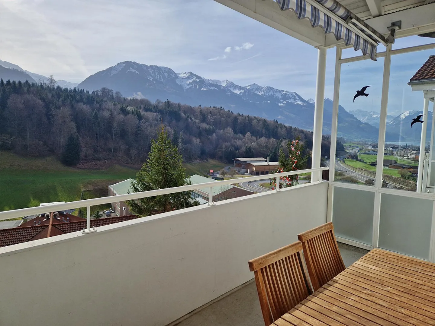 Helle Wohnung mit Bergblick - Foto 1 von 11