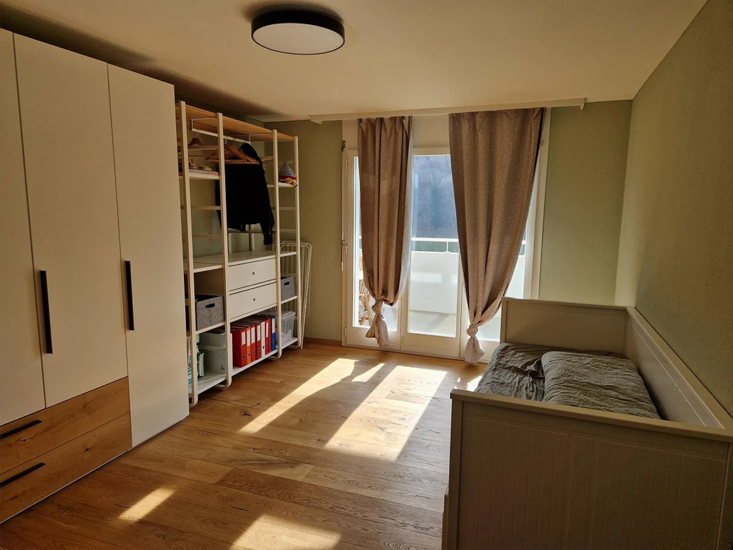 Helle Wohnung mit Bergblick - Foto 2 von 11