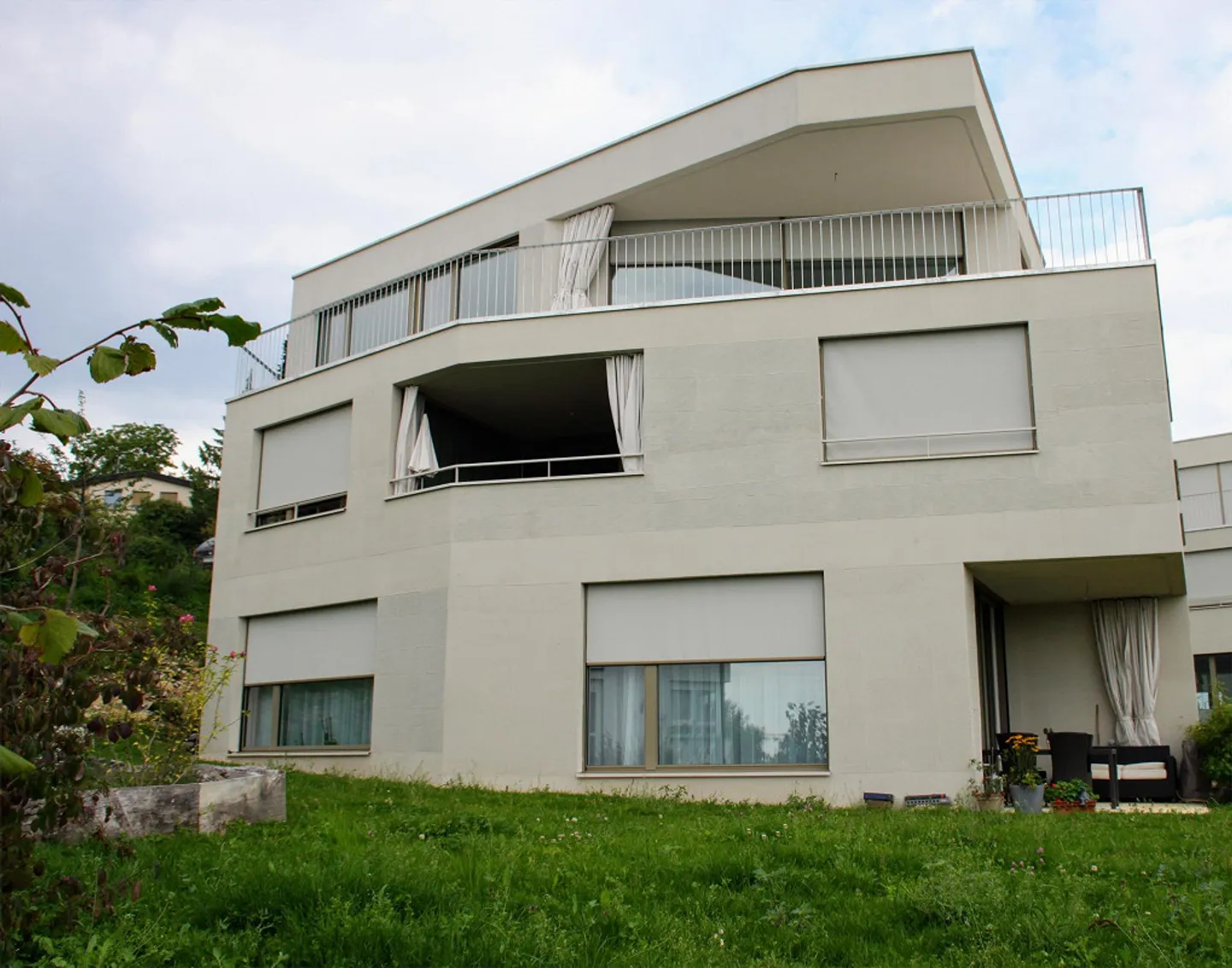 Appartement spacieux et bien entretenu avec un merveilleux jardin - Photo 2 sur 11