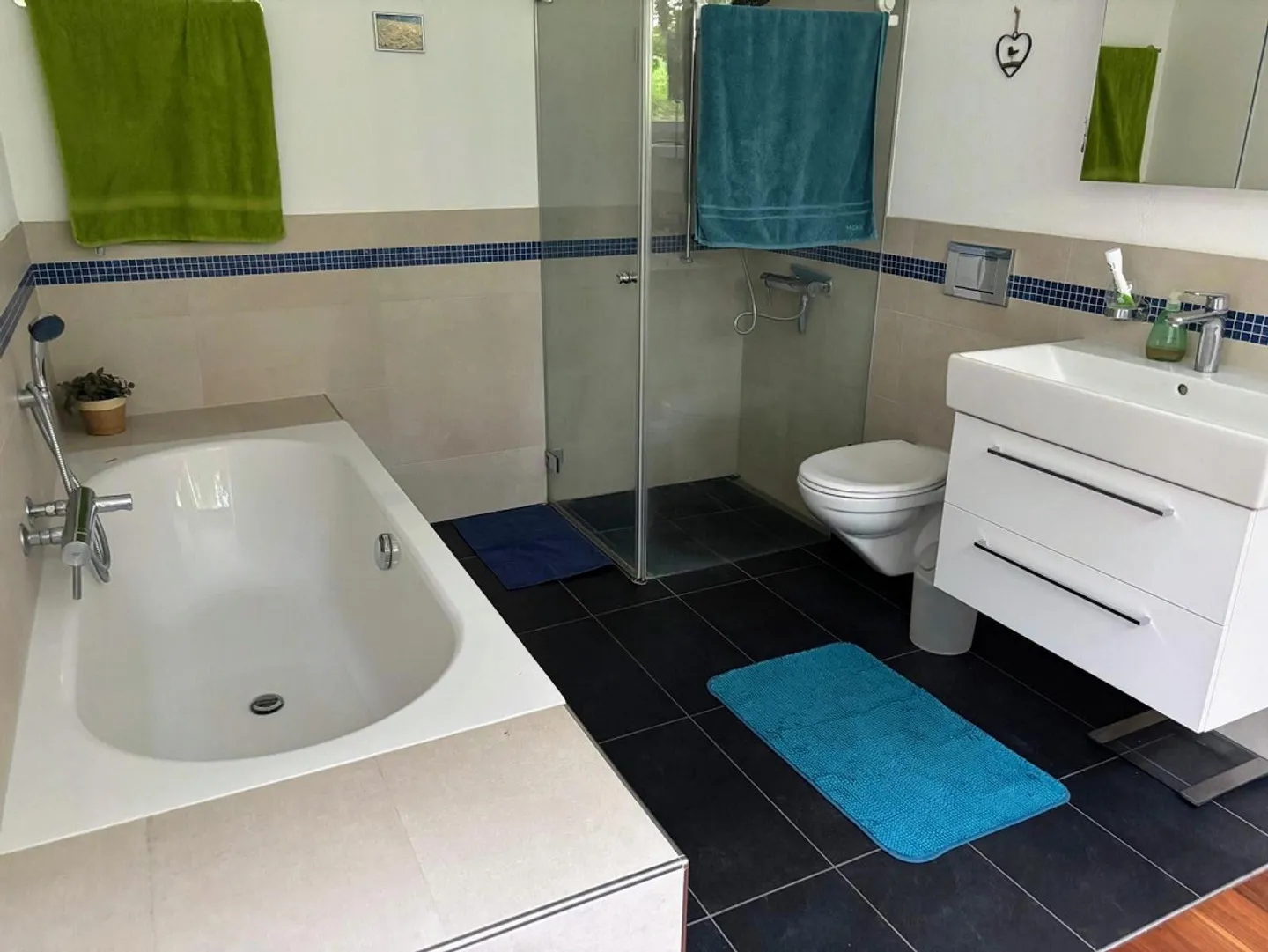 Appartement spacieux et bien entretenu avec un merveilleux jardin - Photo 5 sur 11