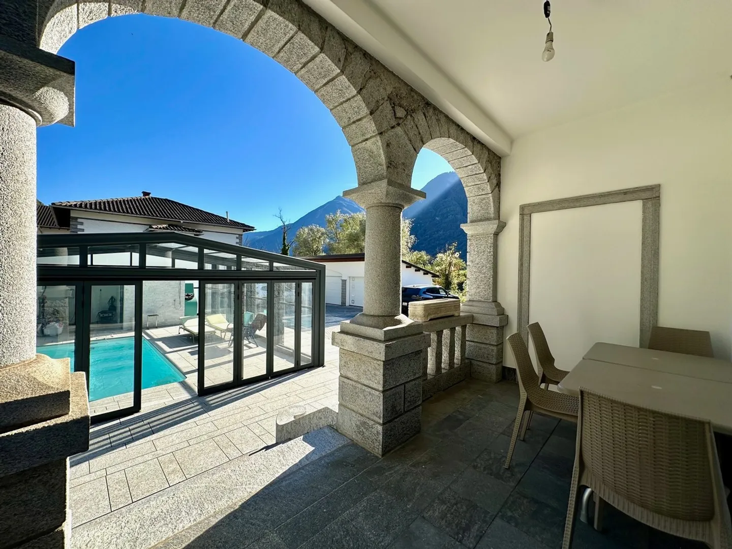 Exclusive villa in Riviera, just 10 minutes from Bellinzona - Photo 4 of 15