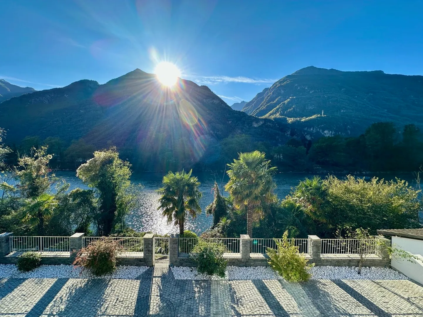 Exclusive villa in Riviera, just 10 minutes from Bellinzona - Photo 2 of 15