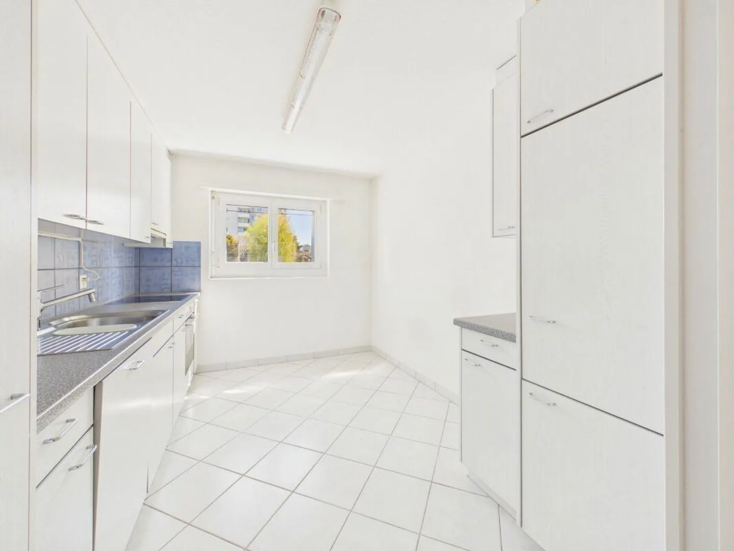 Appartamento familiare parzialmente ristrutturato in una posizione di quartiere ideale - Foto 8 di 14