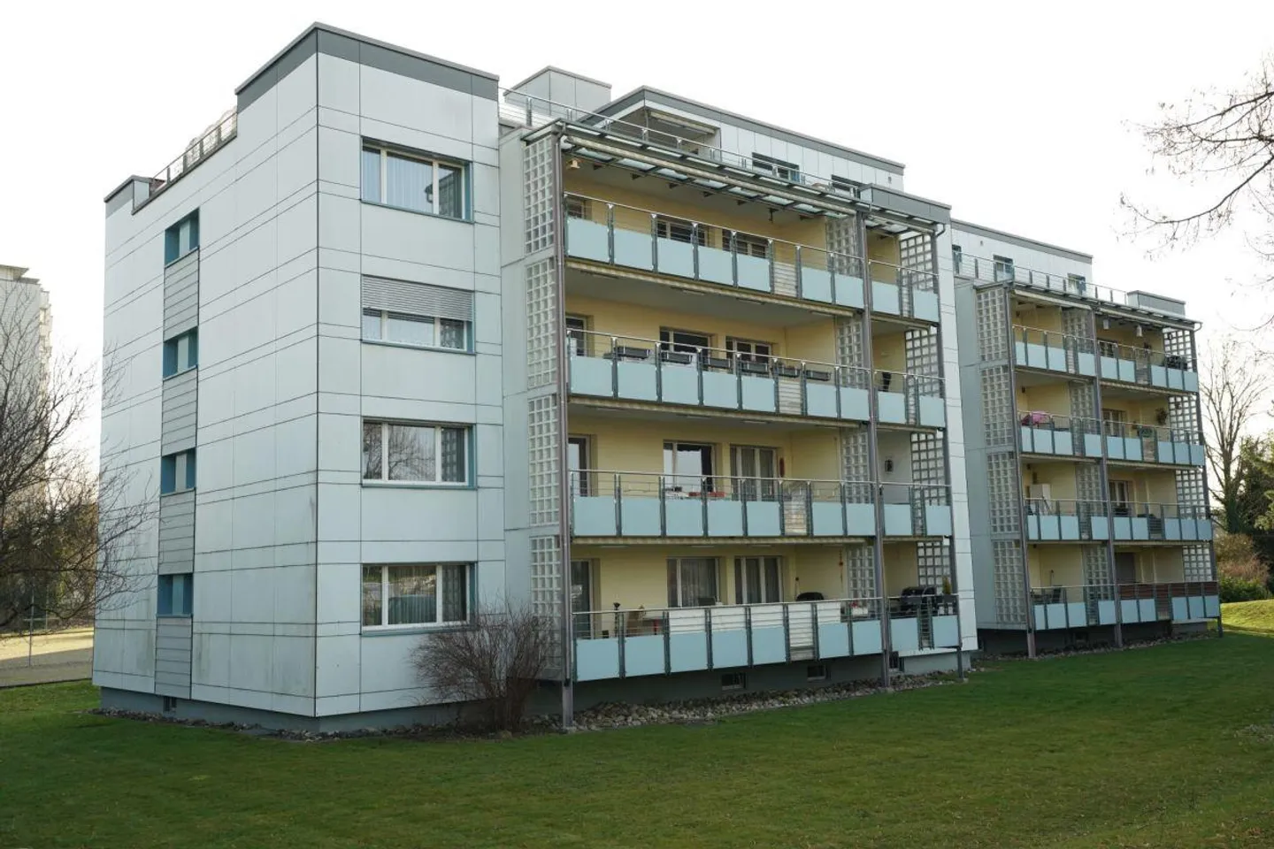 Appartamento familiare parzialmente ristrutturato in una posizione di quartiere ideale - Foto 13 di 14