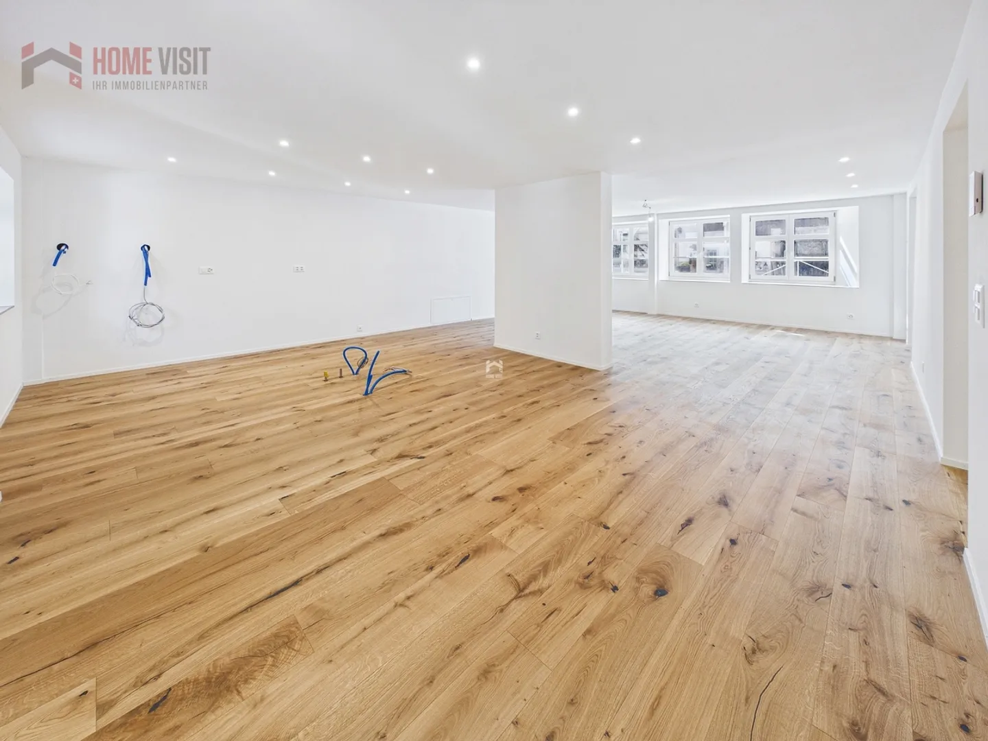 Charming 2.5-Room Apartment - Photo 3 of 10