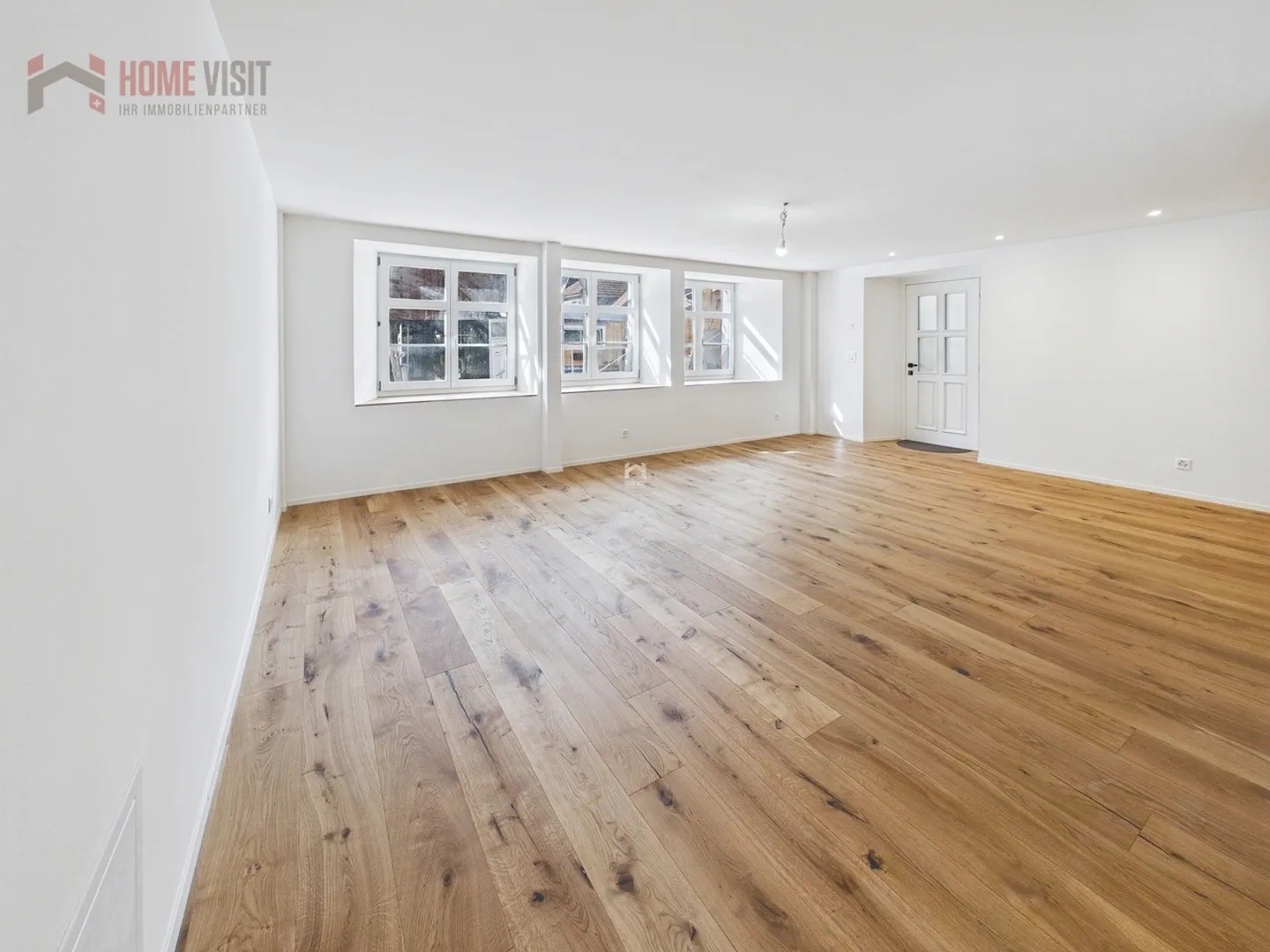 Charming 2.5-Room Apartment - Photo 4 of 10