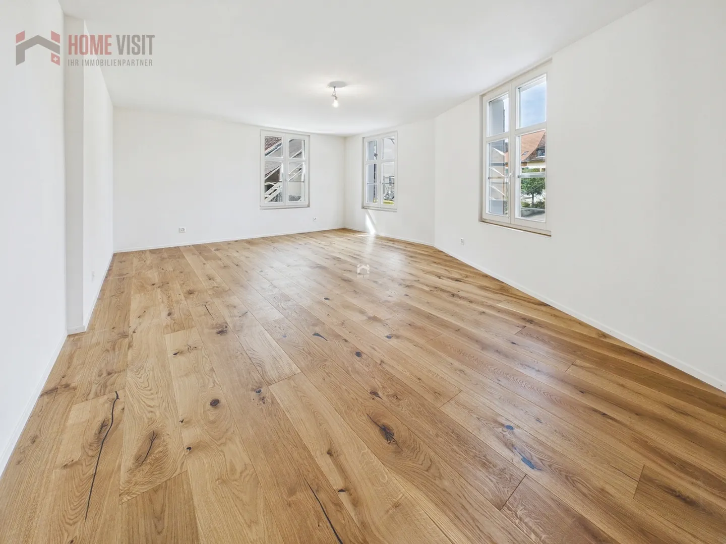 Charming 2.5-Room Apartment - Photo 8 of 10